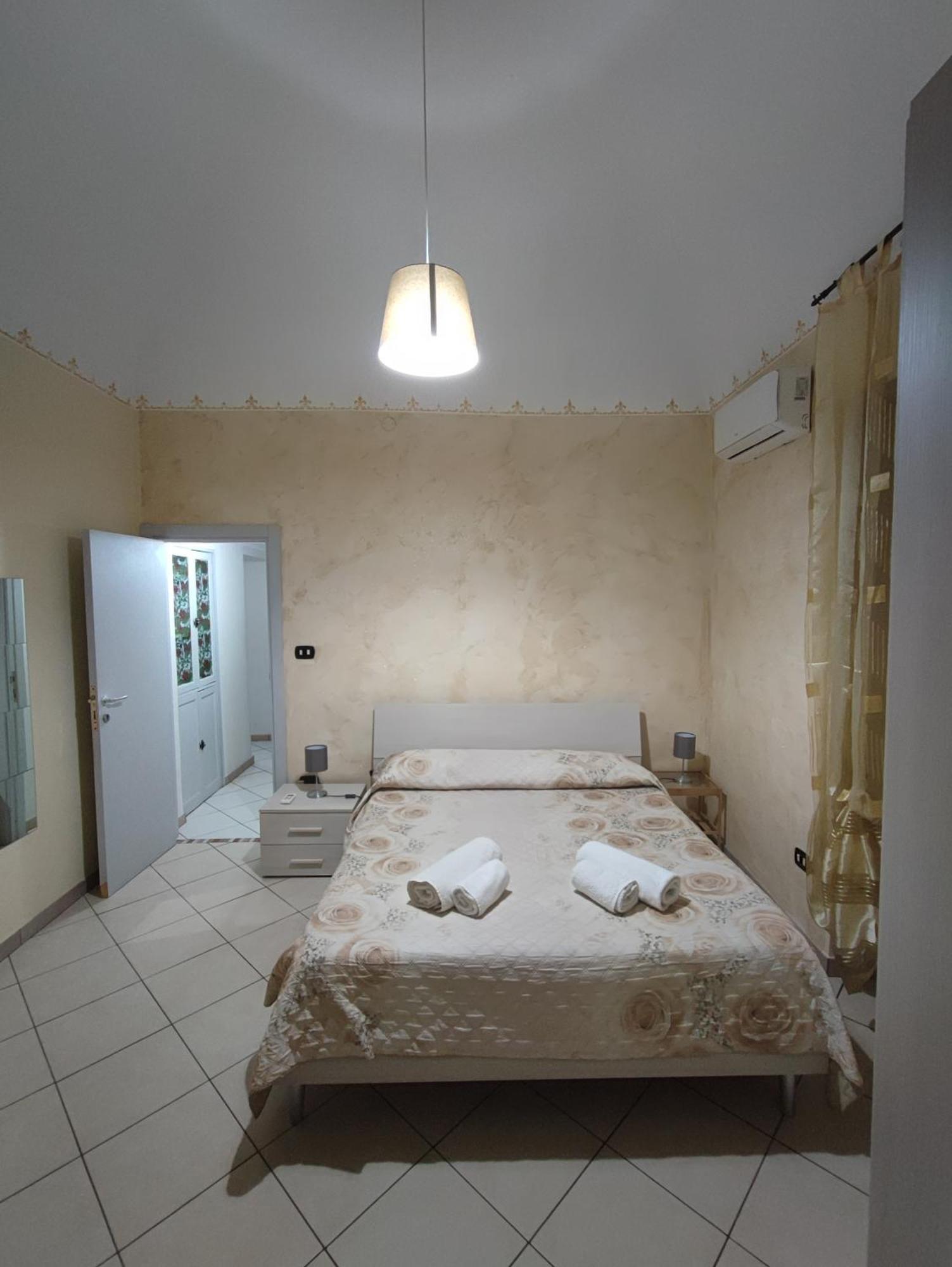 Appartamento Casa Desirè Catania Esterno foto